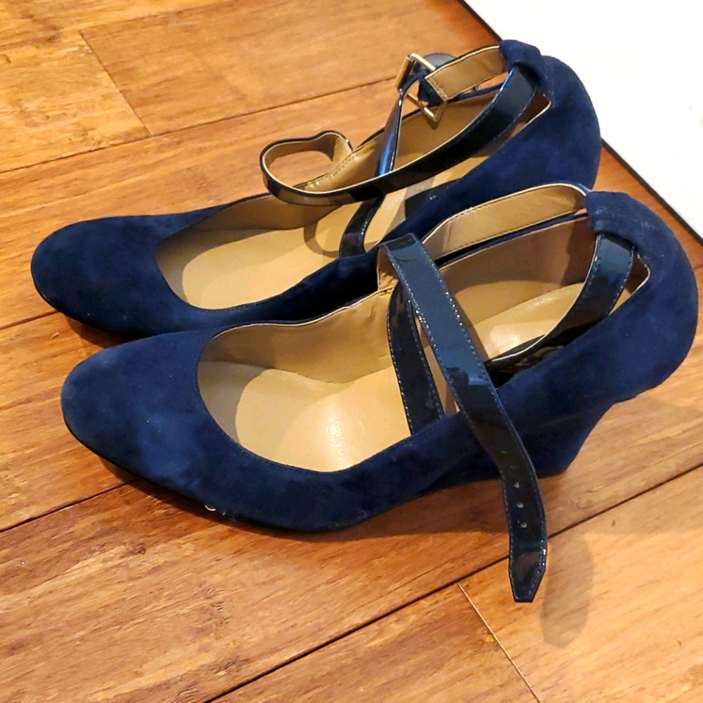 Ann Taylor Navy dude wedge heel criss cross buckle